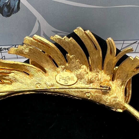Pastelli Gold Feather Brooch - Picture 6 of 6